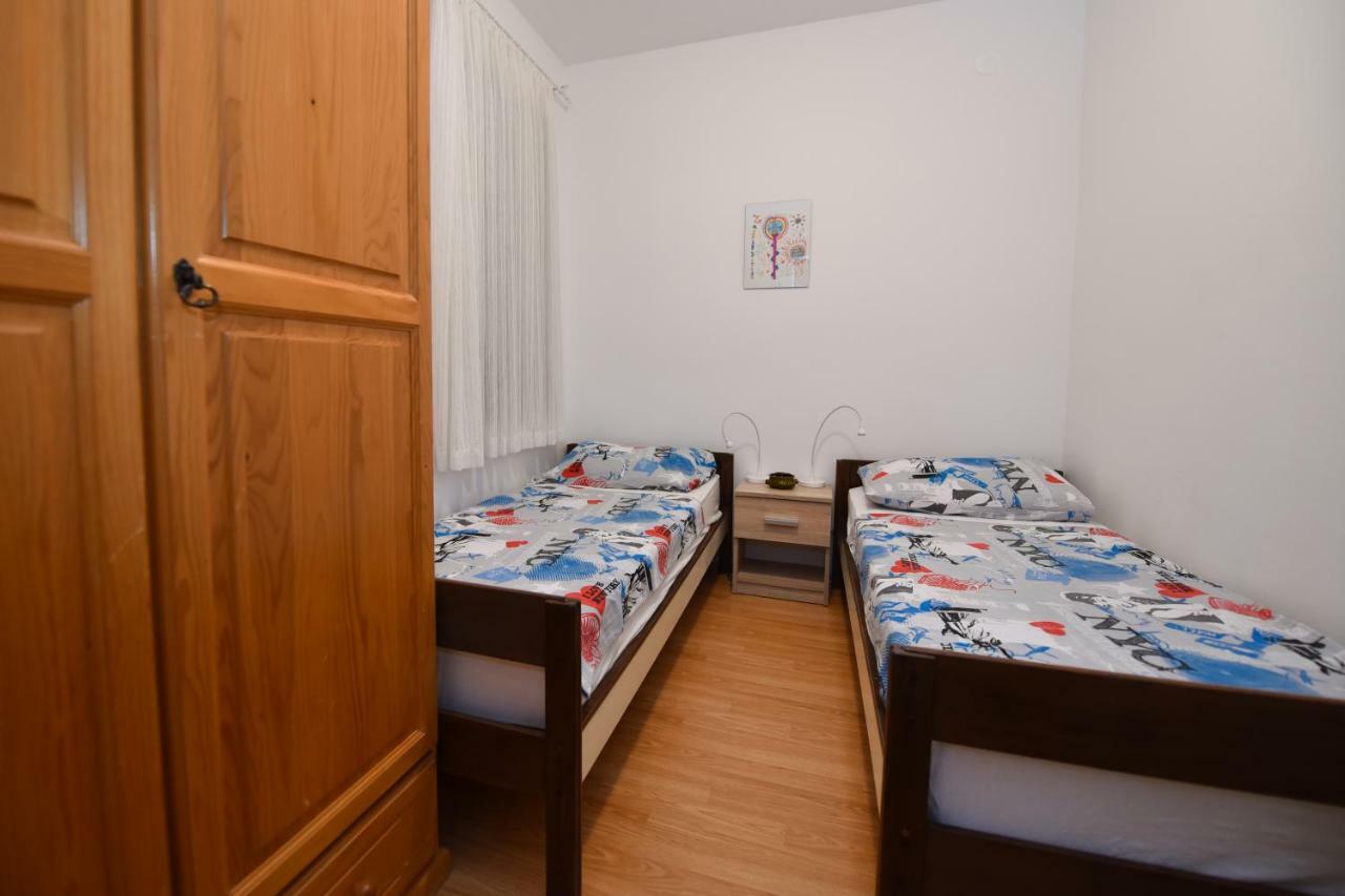 Apartments Enya Новалья Экстерьер фото