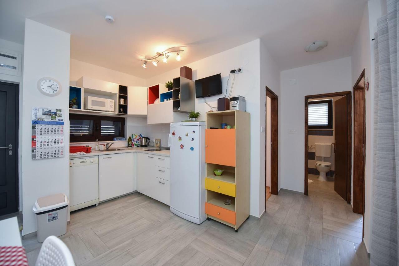 Apartments Enya Новалья Экстерьер фото